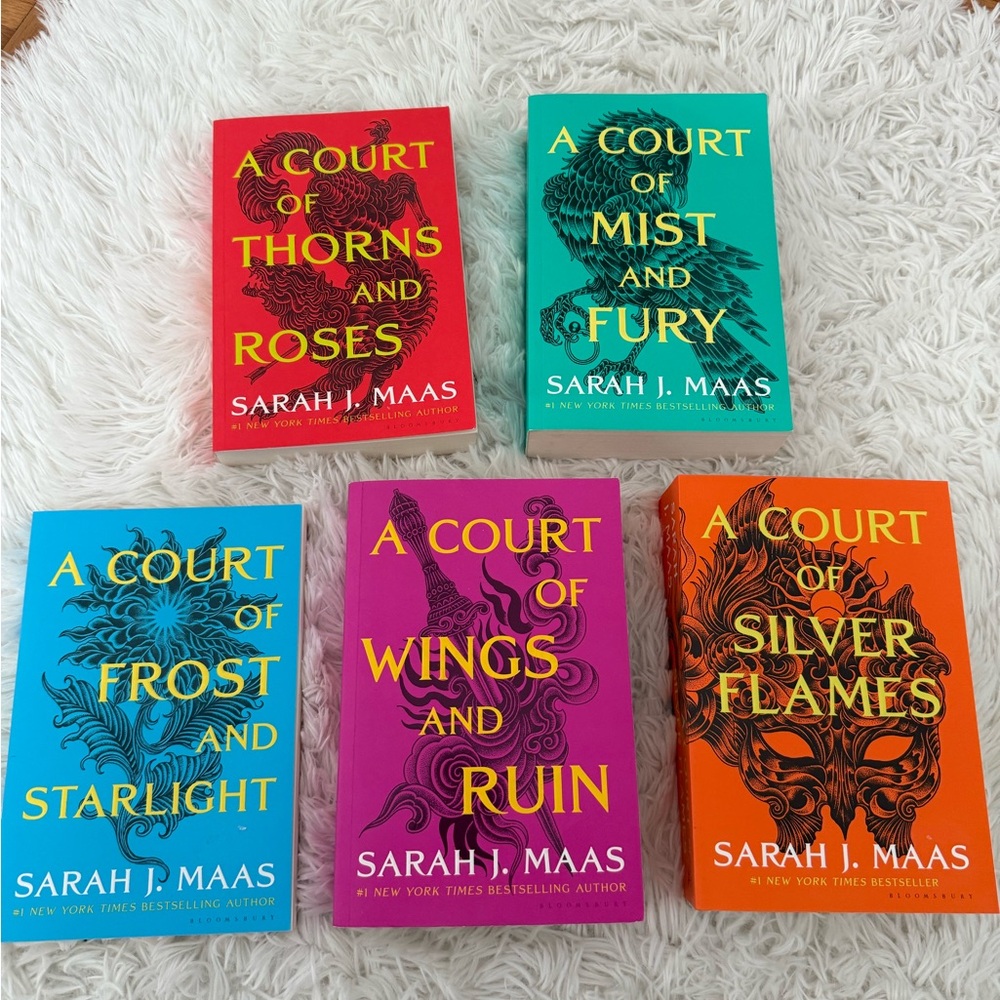 A Court of Thorns and Roses Series Set